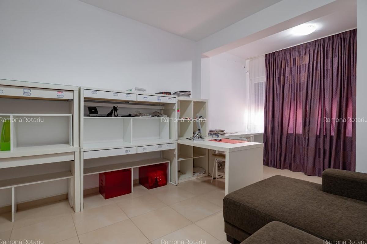 3 camere, 115 mp, Mamaia, zona centrala, pret sub media zonei (1350 euro/mp)! - 9 3 camere, 115 mp, Mamaia, zona centrala, pret sub media zonei (1350 euro/mp)! - 9