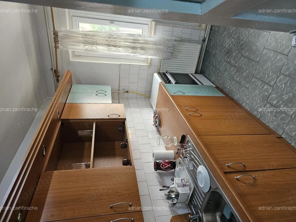 Vand apartament 2 camere, decomandat, Carpa?i 2 - 5