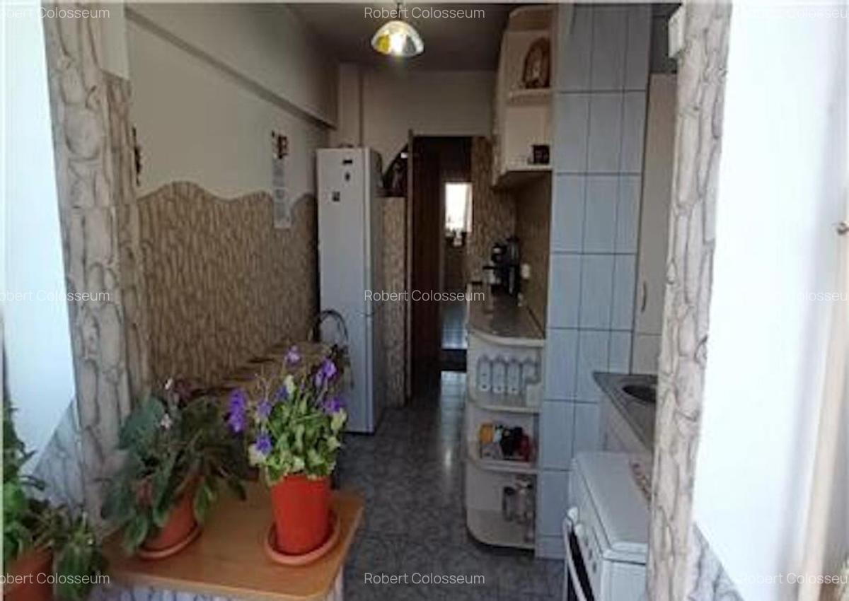 Apartament cu 2 camere, decomandat - zona Tractorul - 7 Apartament cu 2 camere, decomandat - zona Tractorul - 7
