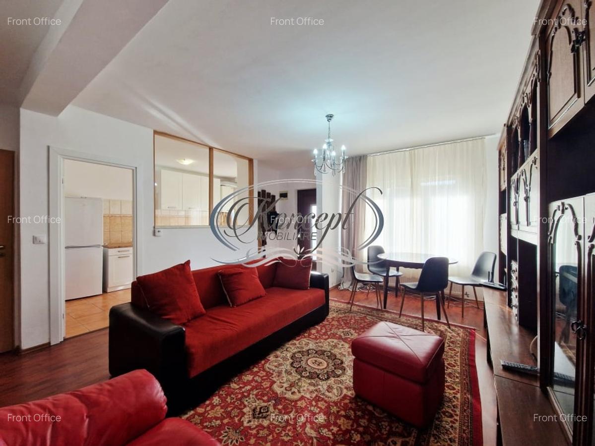 Casa moderna cu mansarda si curte comuna in zona Campului - 2