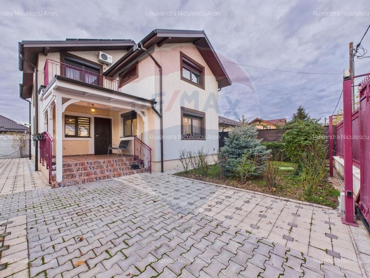 Casa / Vila cu 5 camere de vanzare in zona Central - 1