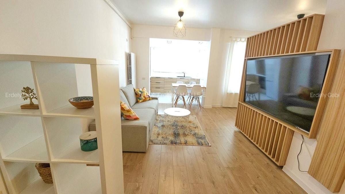 Studio Liberty Mall ( Unirii - Rahova  - Parcul Carol ) - 1