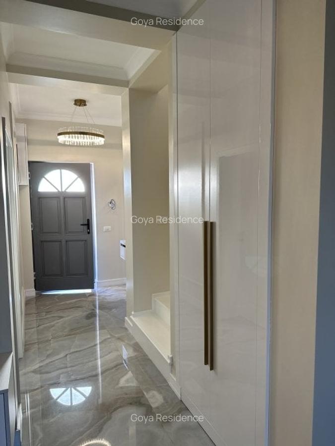 Margine de triplex : 5 camere, 3 bai,2 dressinguri,bucatarie, balcon,terasa. - 13