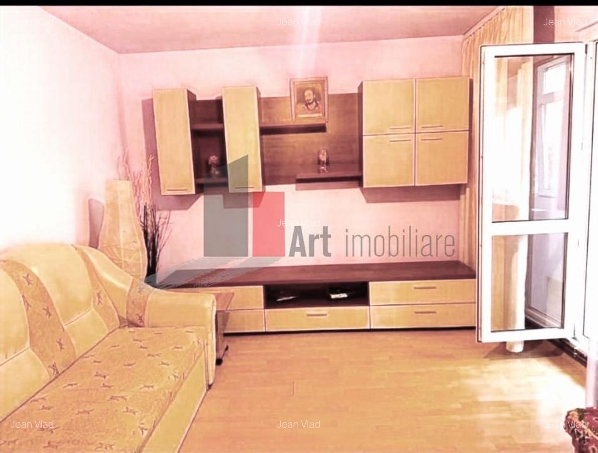 Apartament cu 4 camere decomandat în Titan - 2