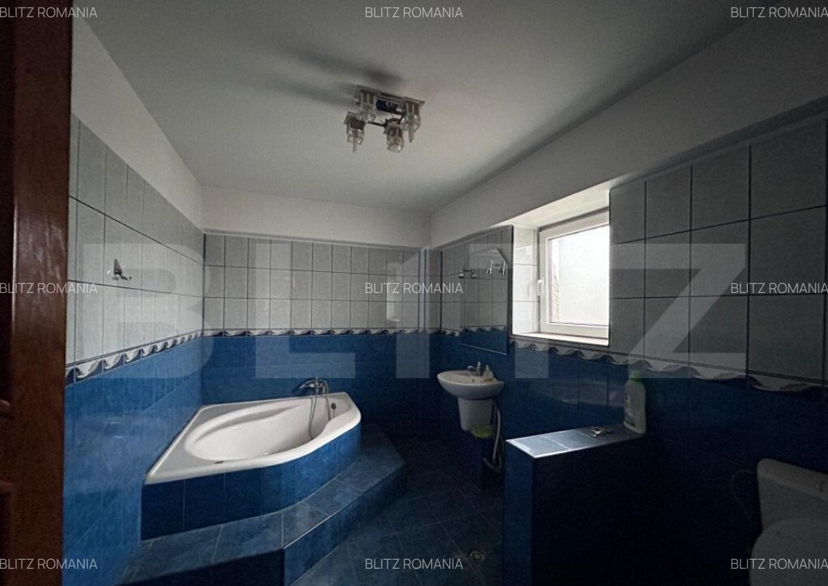 Casa cu 7 camere, 4 bai, 330 mp, 900 mp curte, zona Ford - 4