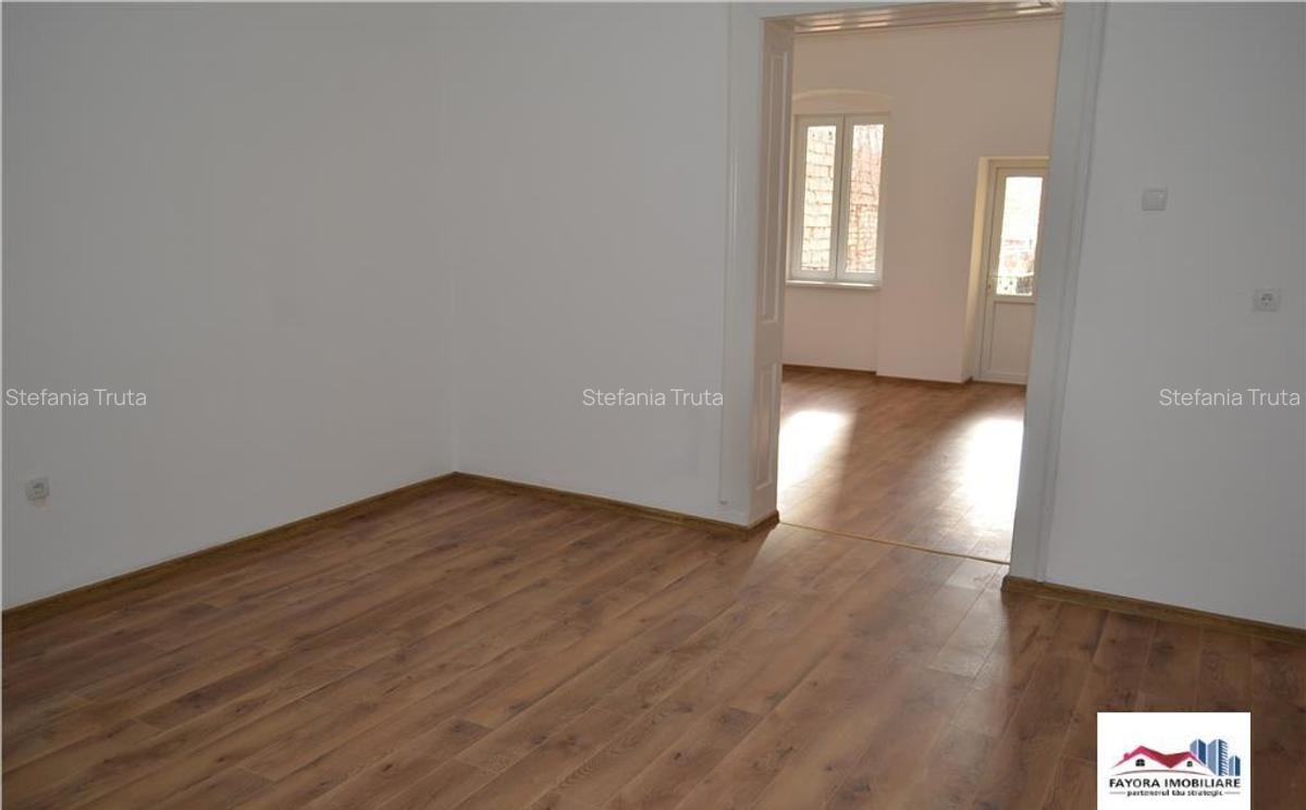 Spatiu Comercial de Inchiriat in Zona Centrala - 1 Spatiu Comercial de Inchiriat in Zona Centrala - 1