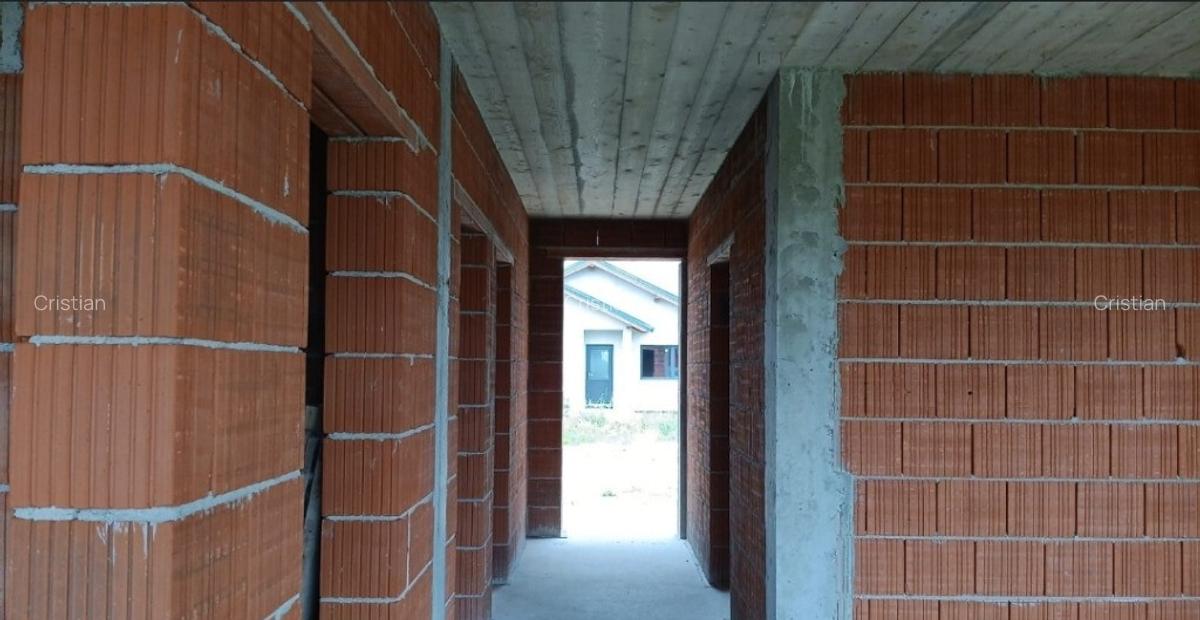 Casa in ro?u O?orhei - 2