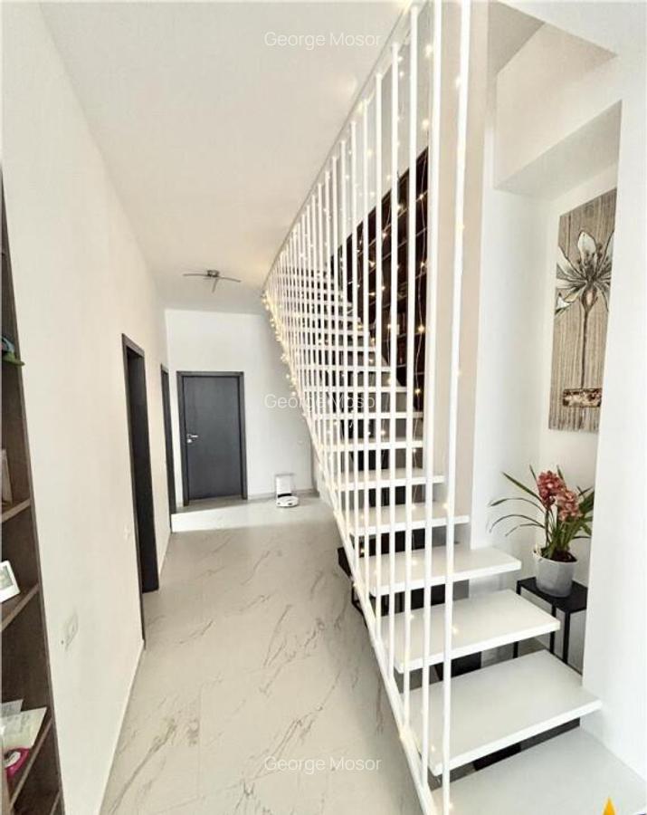 Vila impozanta, aspect deosebit, configuratie tip duplex, vi - 2