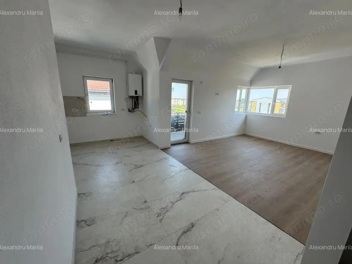 Disponibil imediat. Strada asfaltata. Posibilitate modificare in 2 camere - 1