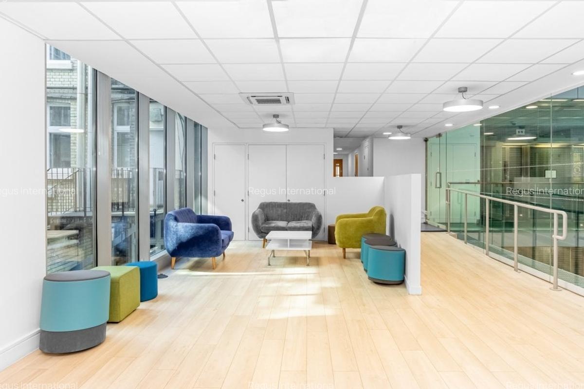Alăturați-vă unui mediu de co-working cooperativ în Regus Primavera - 5