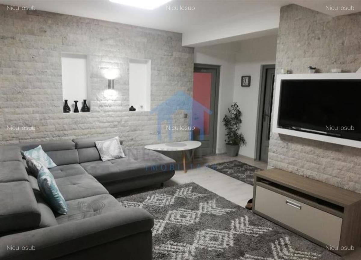 Apartament 3 camere, Piata 1 Mai - 1
