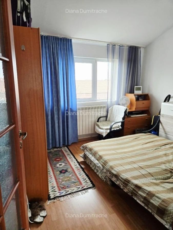 Vând apartament 2 camere Poarta 6 - 4