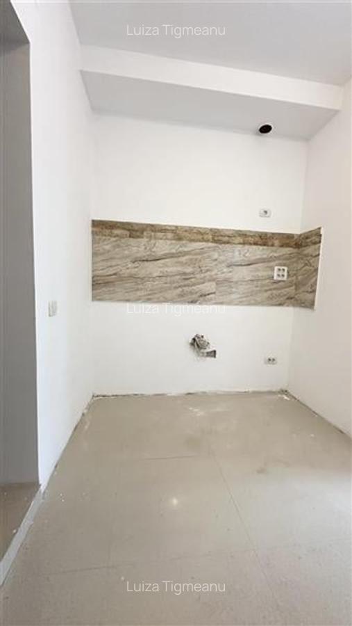 Garsoniera Luminoasa, Partial Renovata, Etaj 2, Zona Cet - 6 Garsoniera Luminoasa, Partial Renovata, Etaj 2, Zona Cet - 6