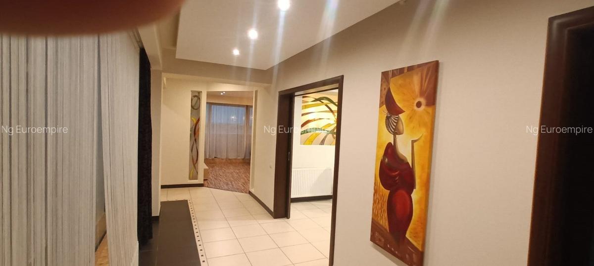 Apartament de  închiriat cu 3 camere, zona Km 5 - 5 Apartament de  închiriat cu 3 camere, zona Km 5 - 5