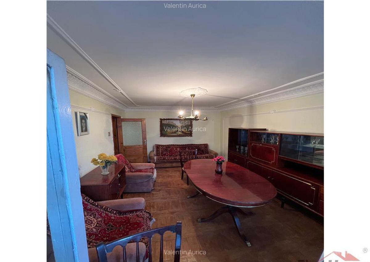 Apartament 4 camere, etaj 2/4, 86mp utili, zona Liceu Unirea - 3 Apartament 4 camere, etaj 2/4, 86mp utili, zona Liceu Unirea - 3