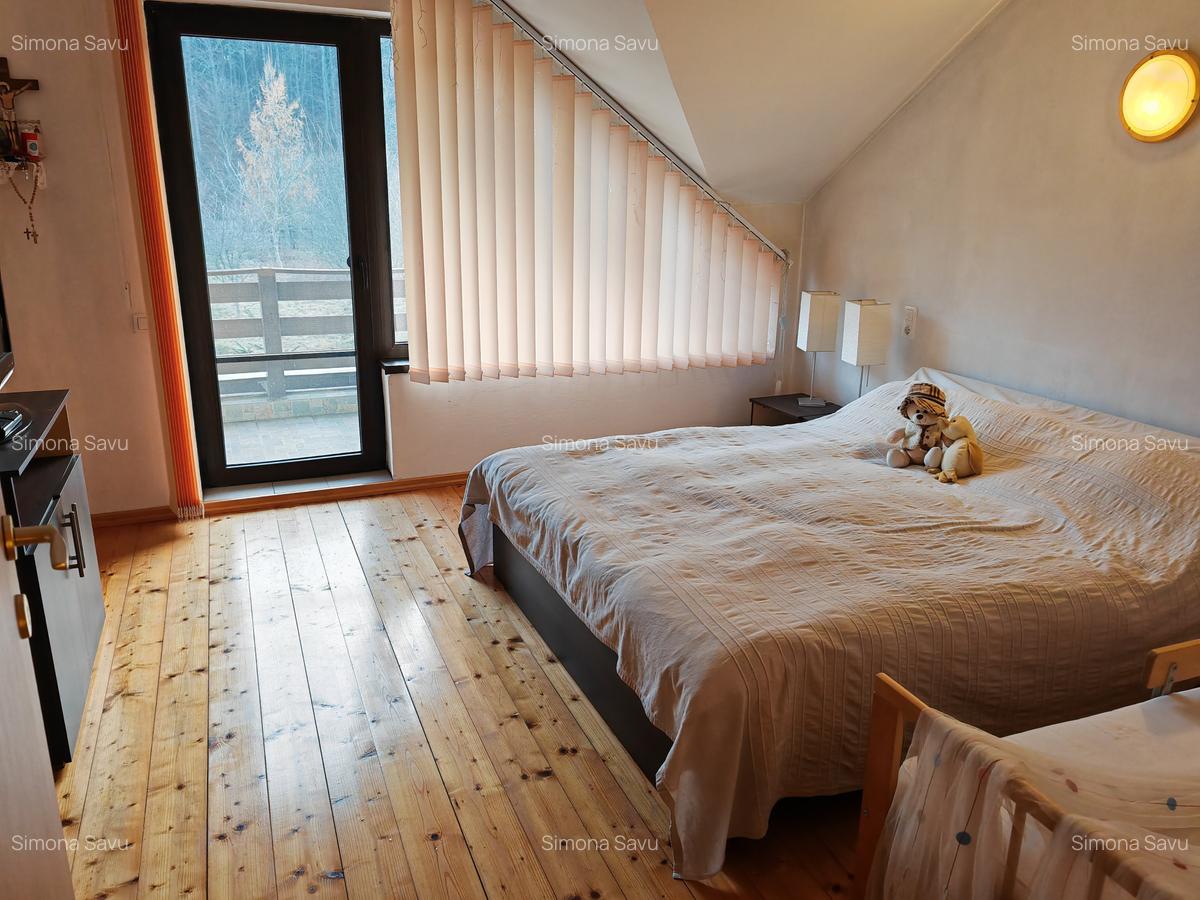 Casa 4 camere libera la vanzare, pozitie deosebita VULCAN - 12