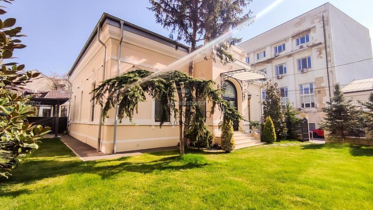 Vila restaurata in cel mai mic detaliu - zona centrala - 2