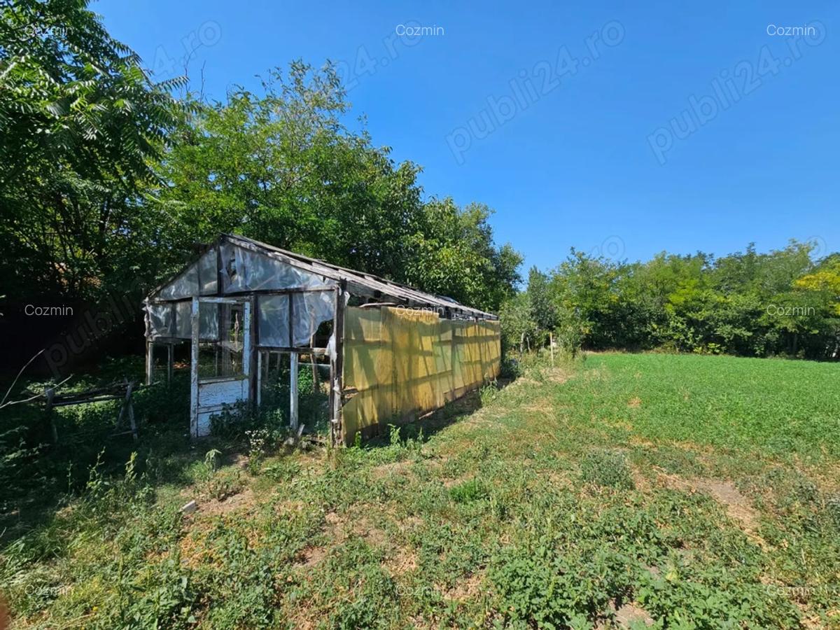 Proprietate la ?ara casa batraneasca + anexe + teren 2.713 mp - 3