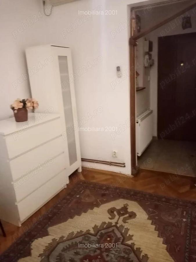 Inchiriere garsoniera Stefan cel Mare metrou la 3 minute - 2