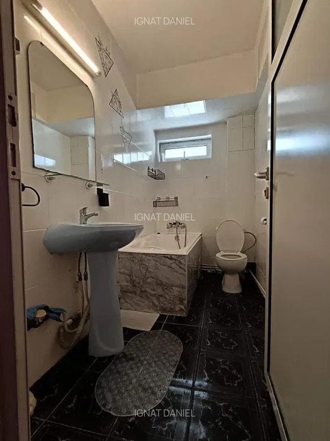 Apartament cu 2 camere, etajul 2/4, zona Podu Ros - 5