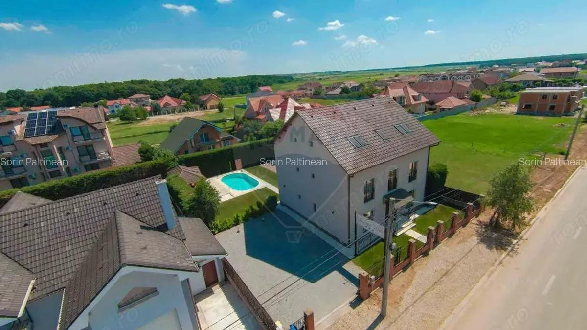 Pensiune cu piscina de vanzare in Beverly Hills , Sanmartin - 17