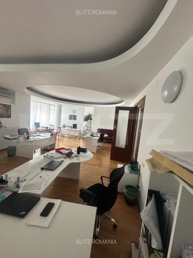 Apartament cu 4 camere, 137.36 mp, zona Primaverii - 3
