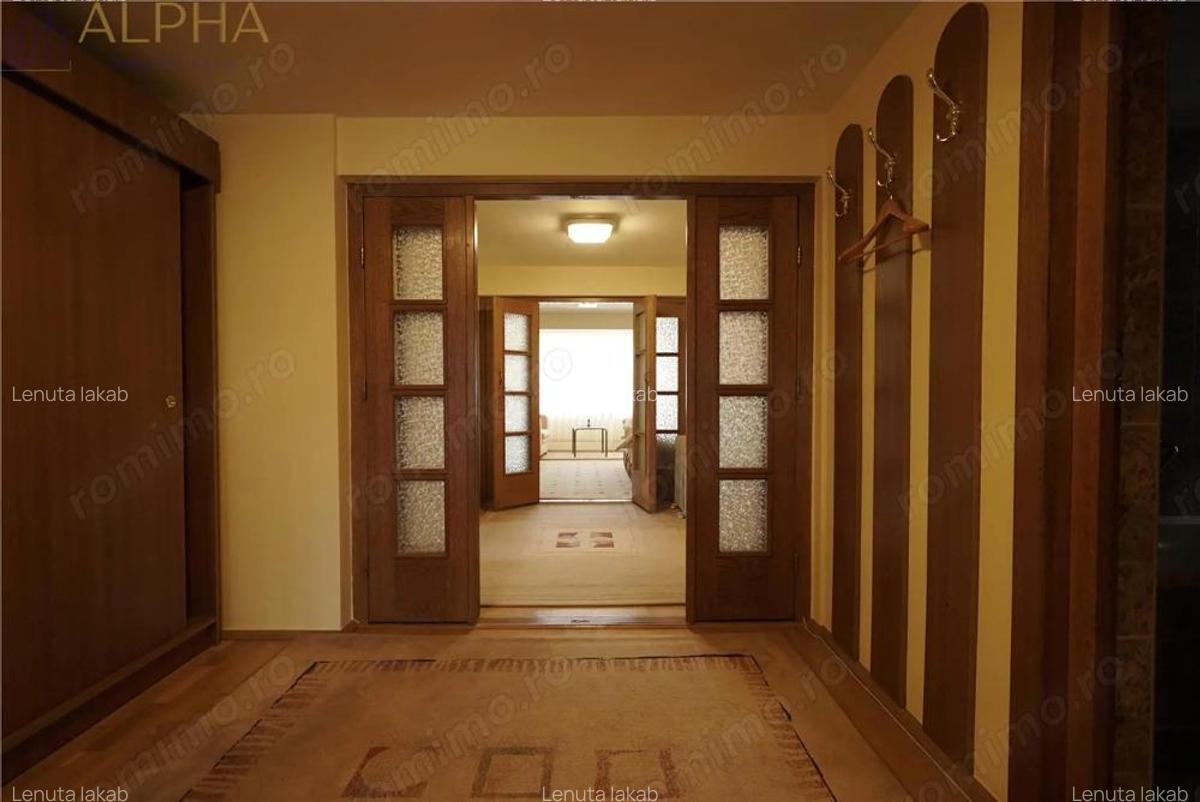 Vila eleganta cu piscina, teren generos si finisaje de calitate - 11