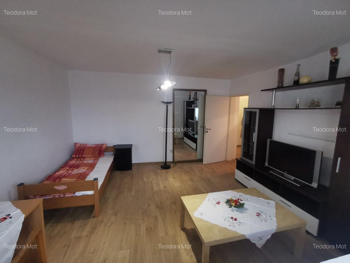 Apartament cu 4 camere decomandat în Dâmbovița - 6