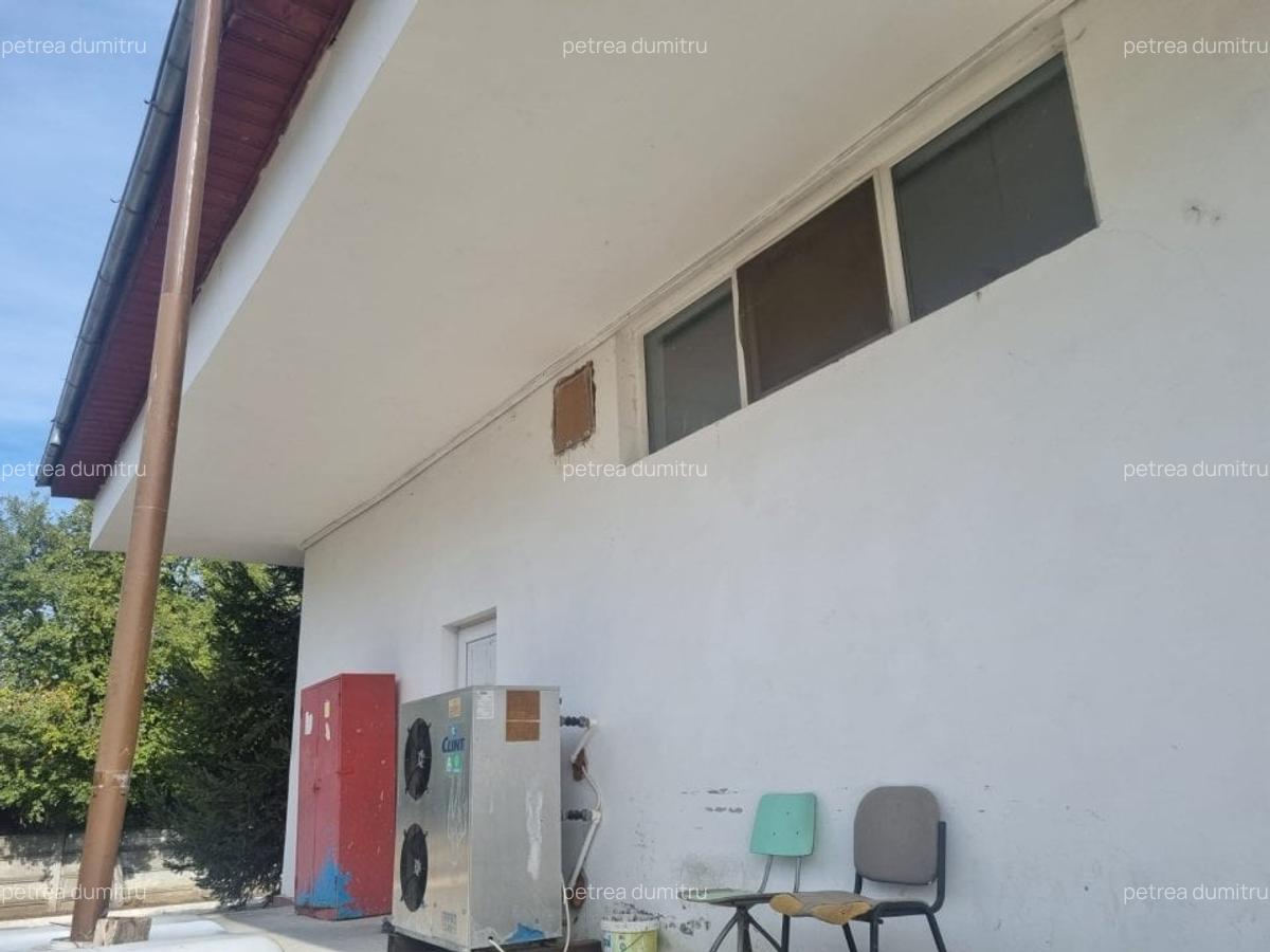 Vand cladire de 1800 mp (2 hale x900 mp) si 4050 mp teren. Pret negociabil - 8