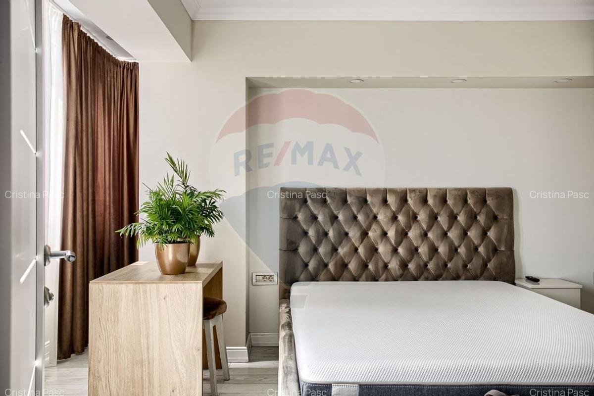 Apartament spectaculos de vanzare:  4 camere, 2 bai, zona Vlaicu - 12