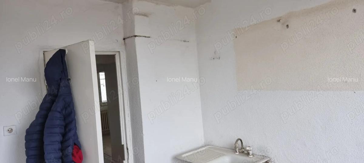 Vand Apartament decomandat 4 camere in Alexandria, pe str. Bucure?ti la intersec?ie cu Str. Ghica - 4