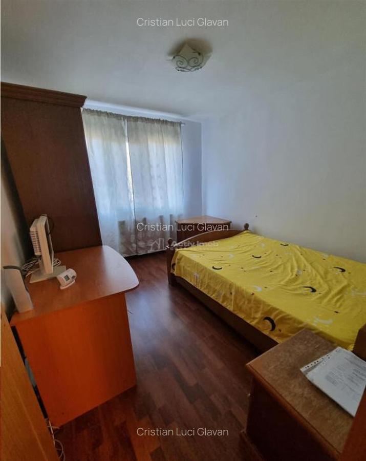 Apartament 4 camere et 1 str Bucuresti zona 700 - 11