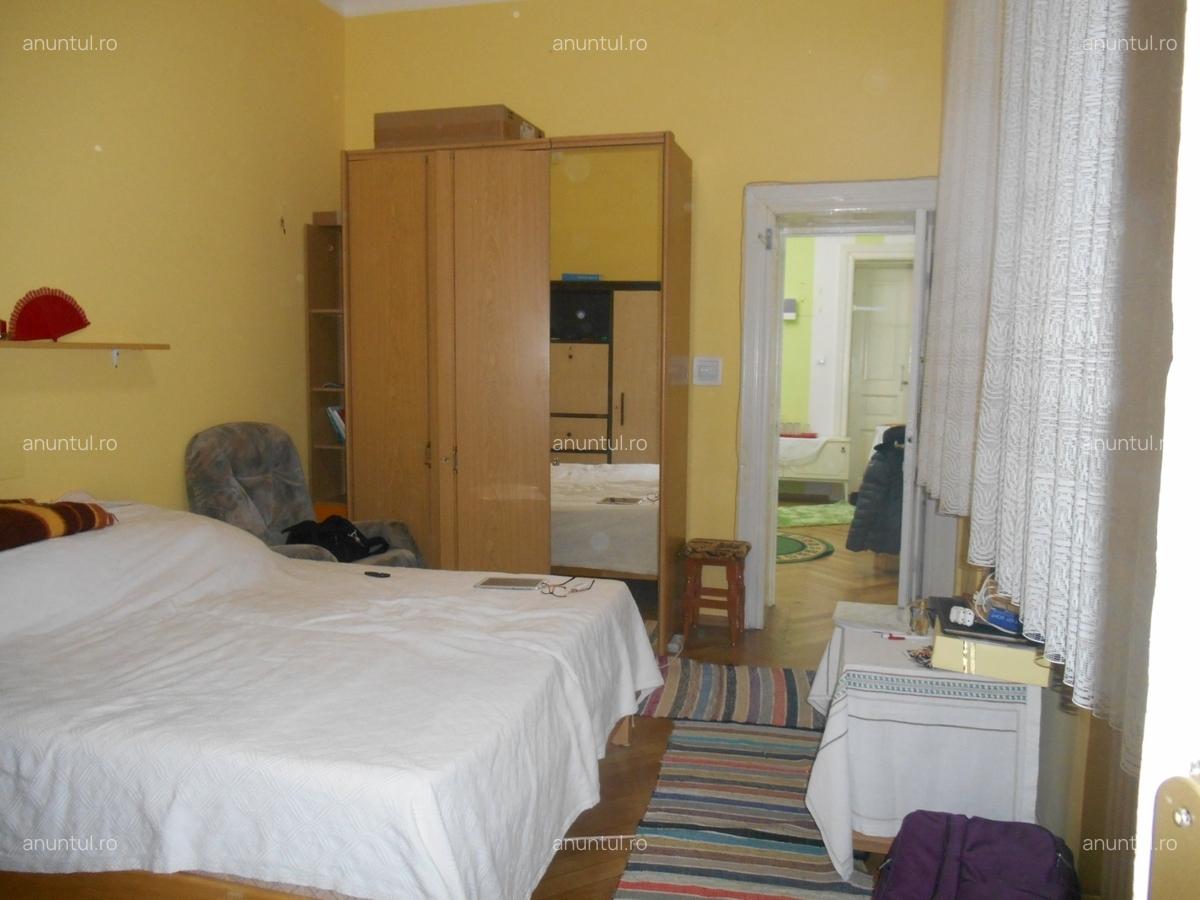 M. Kogalniceanu ap. 2 cam. langa Facultatea de Drept pentru locuit/ birouri - 3