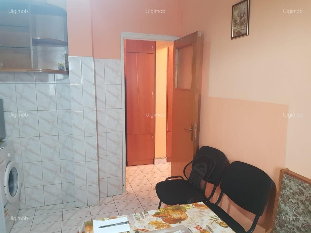 Salajan- str.Minis(in spatele pietei), apartament 2 camere - 4