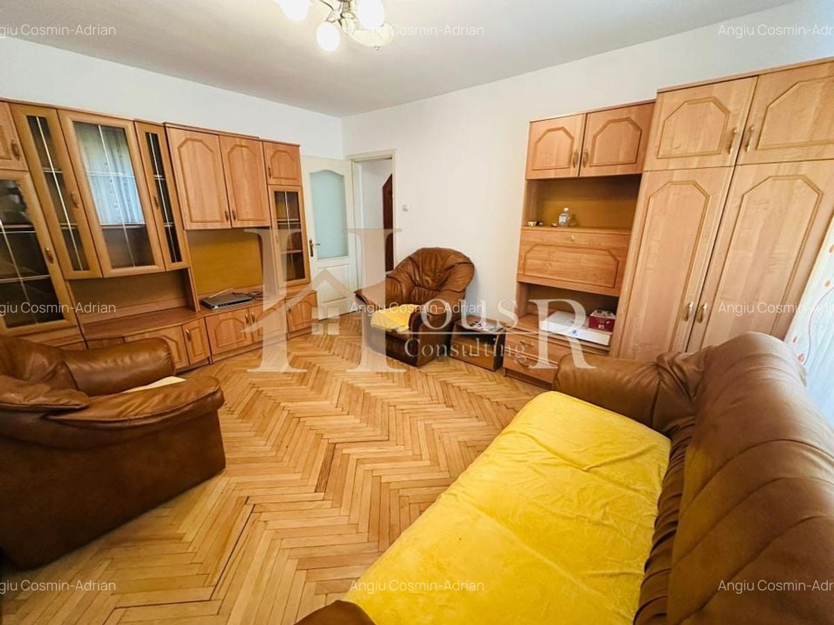 Langa Judetean. Bloc izolat. Etaj 2. Mobilat si utilat. - 2