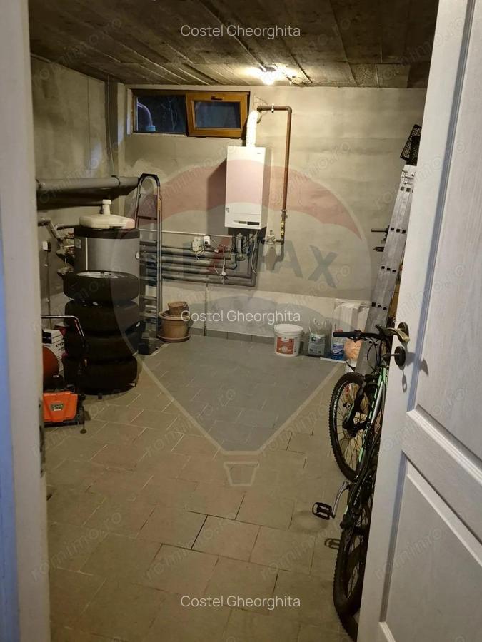 Vila cu 7 camere de vanzare in zona Brancoveanu - 3