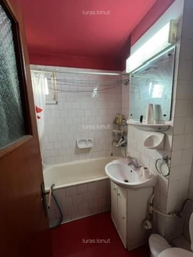 Apartament cu 3 camere decomandat în Rogerius - 9