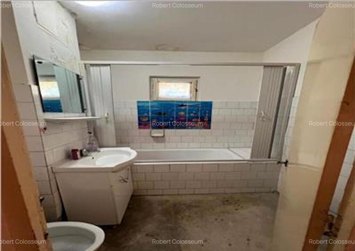 Apartament cu 4 camere, decomandat - zona Racadau - 12