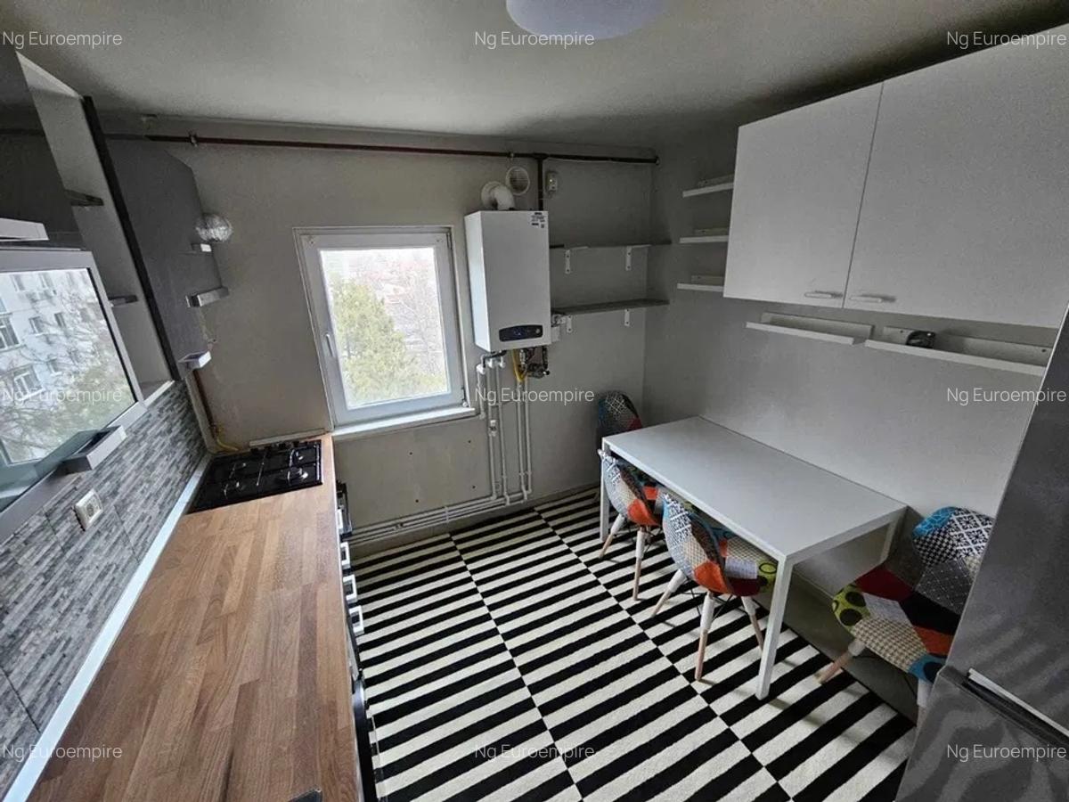 Apartament 3 camere decomandate zona Casa de Cultura - 1