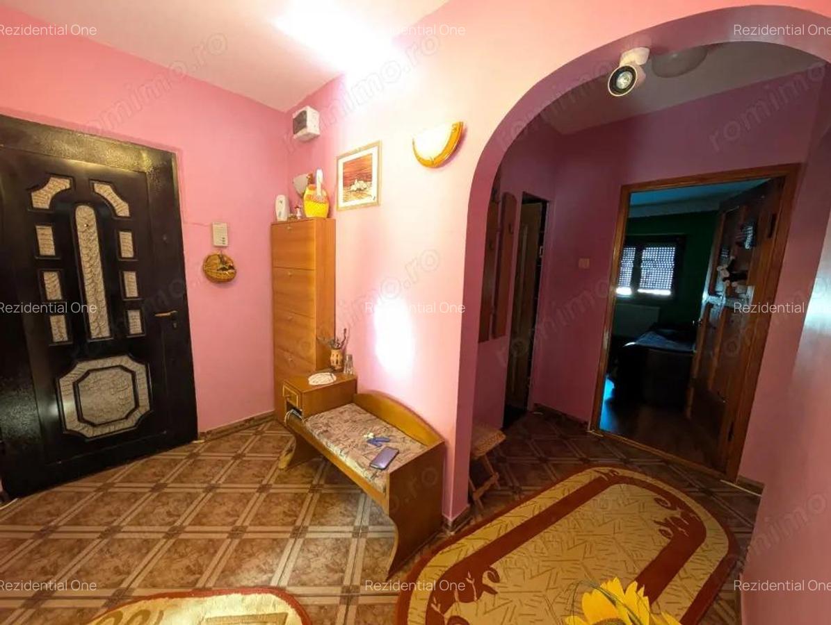 Zona Nord - 3 decomandate, etaj 3 - 5
