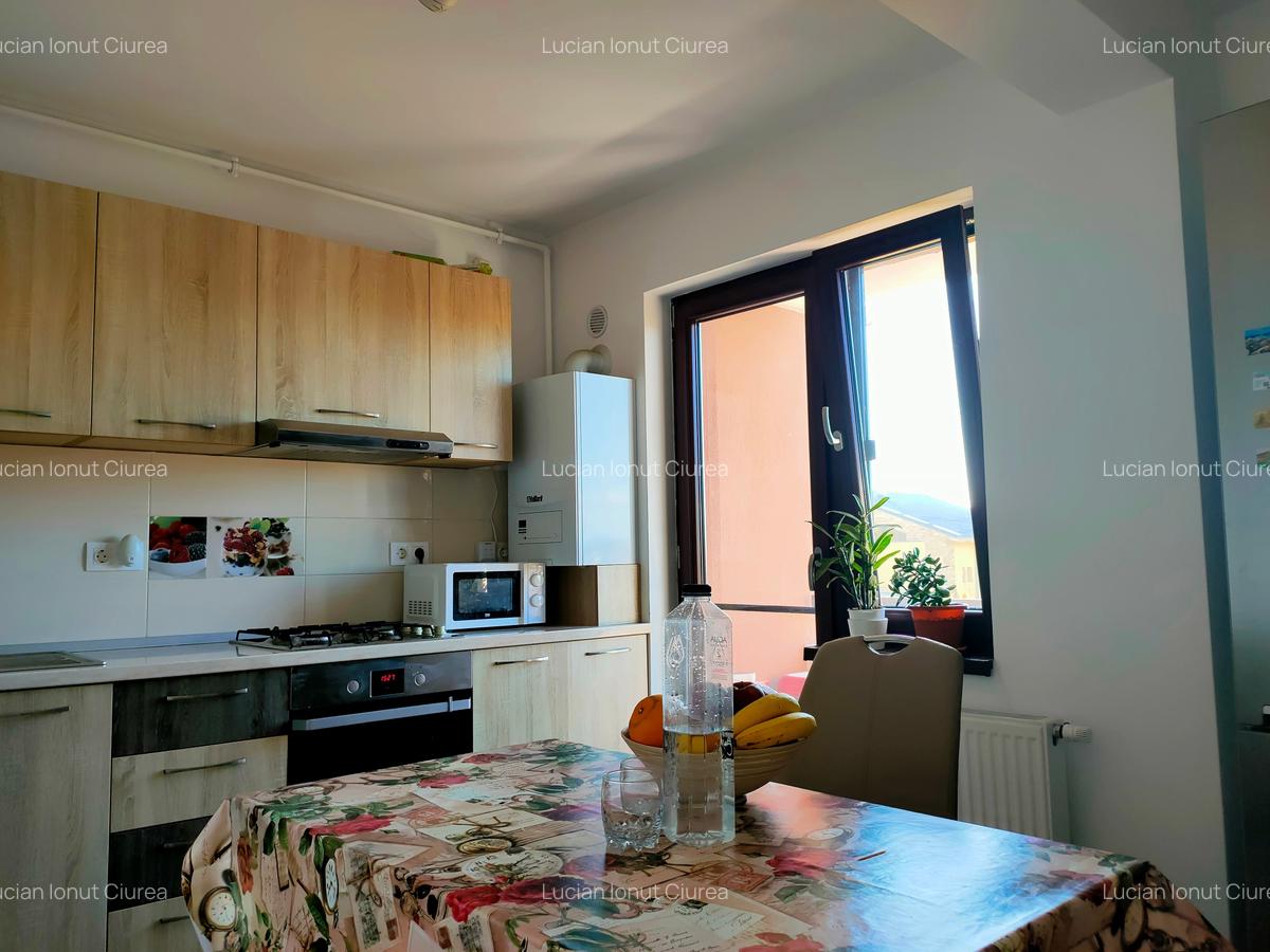 Apartament 2 camere de vanzare in Tractorul - 3