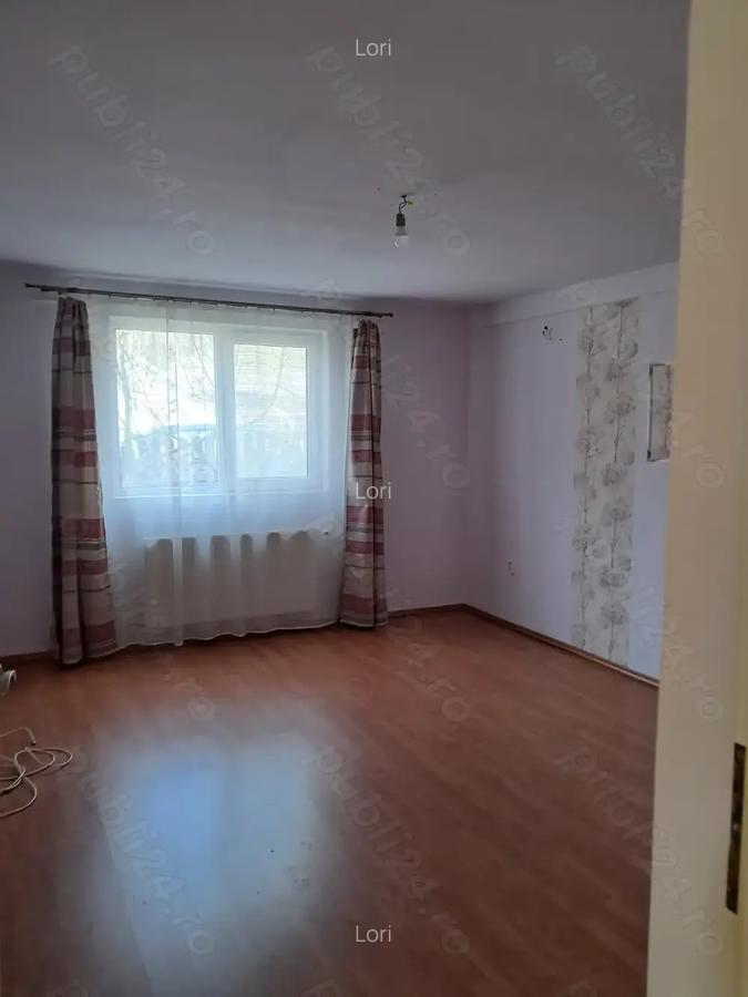 Vand casa cu teren in zona centrala Suceava - 8