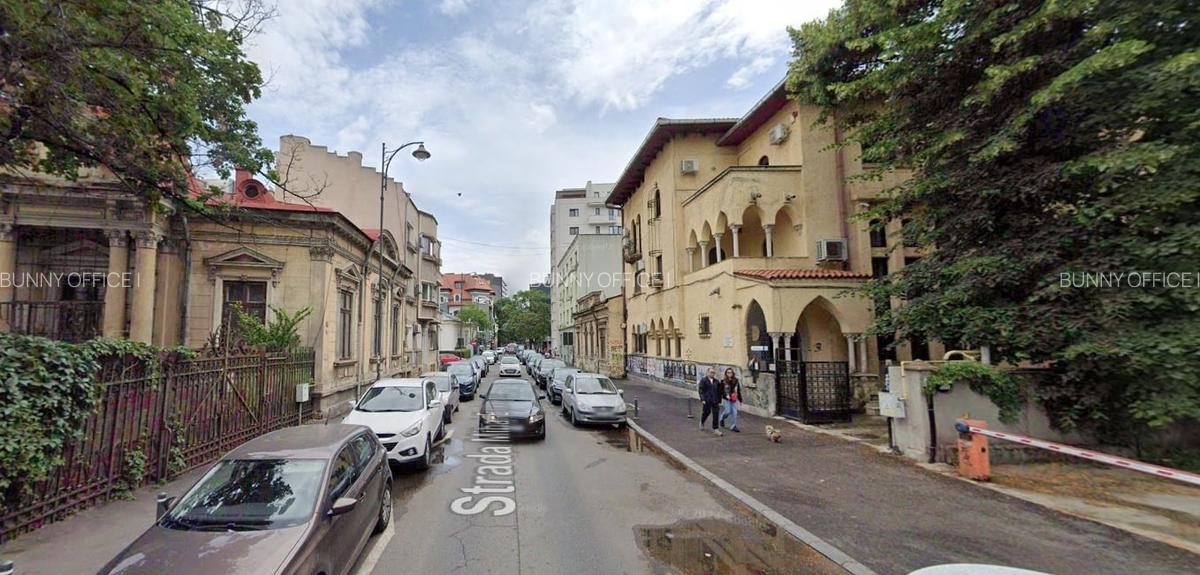 Casă cu 7 camere în P-ța Romană - 1