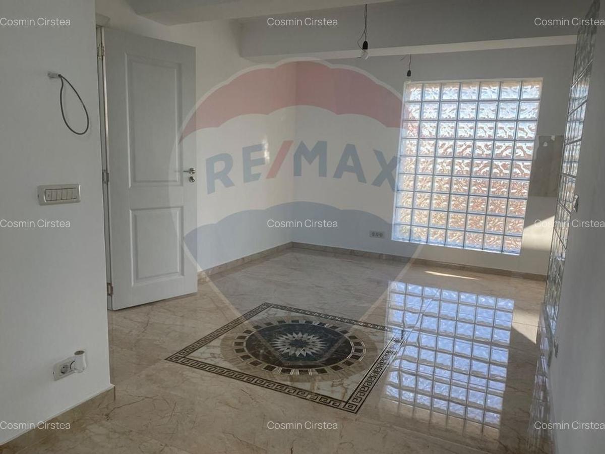 DE VANZARE Apartament cu 4 camere in zona Straulesti - 1