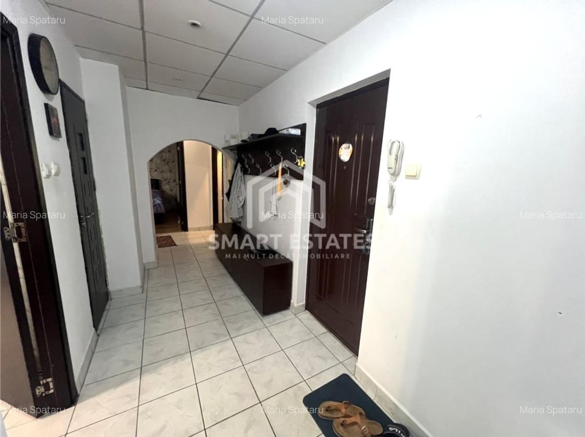 Mall Vitan - semi finisat - izolat termic - decomandat - 14