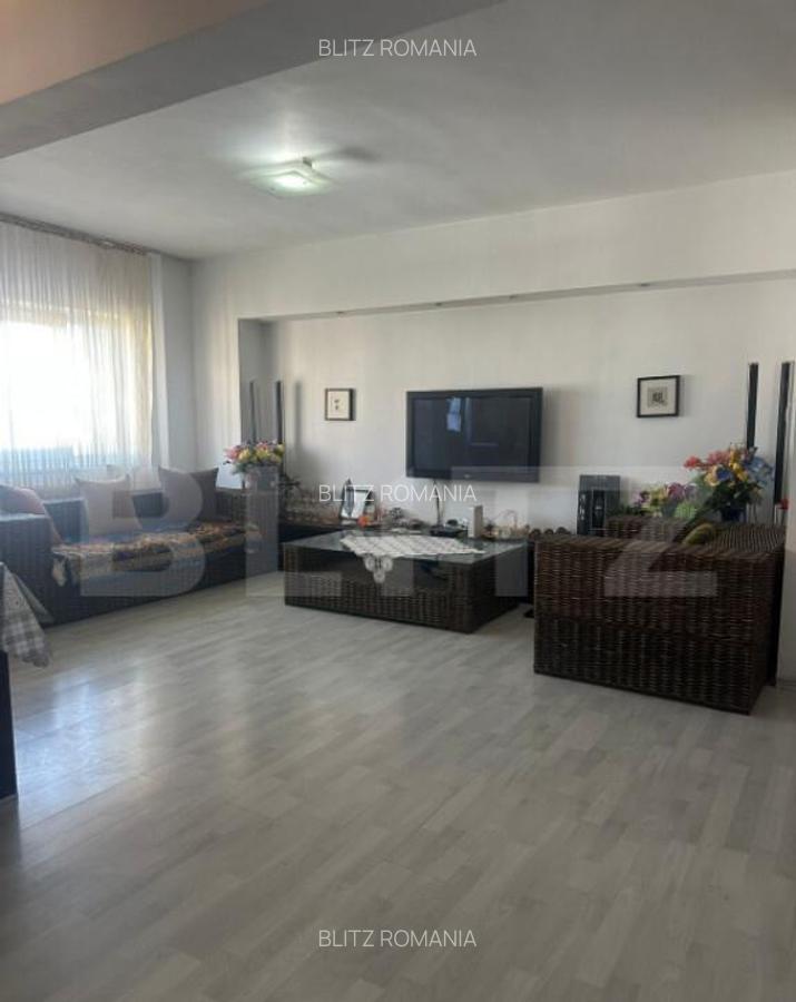 Apartament 4 camere, 2 bai, balcon, 81 mp, zona excelenta M - 2