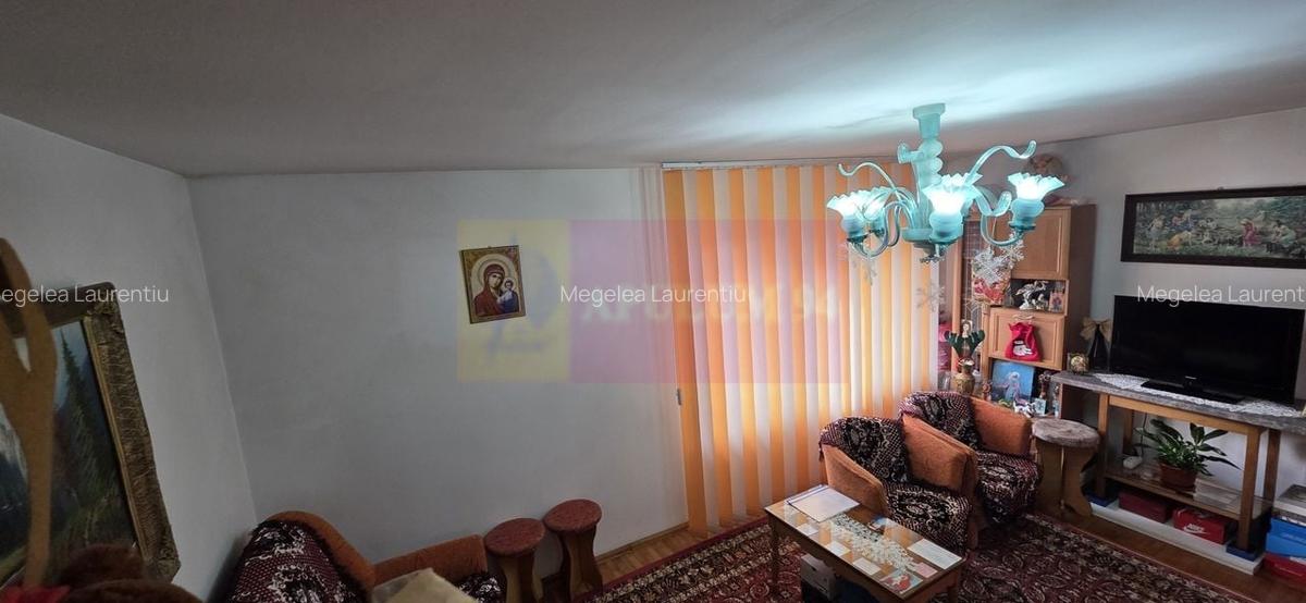 Apartament de vanzare cu 2 camere (cu vad comercial) - 2