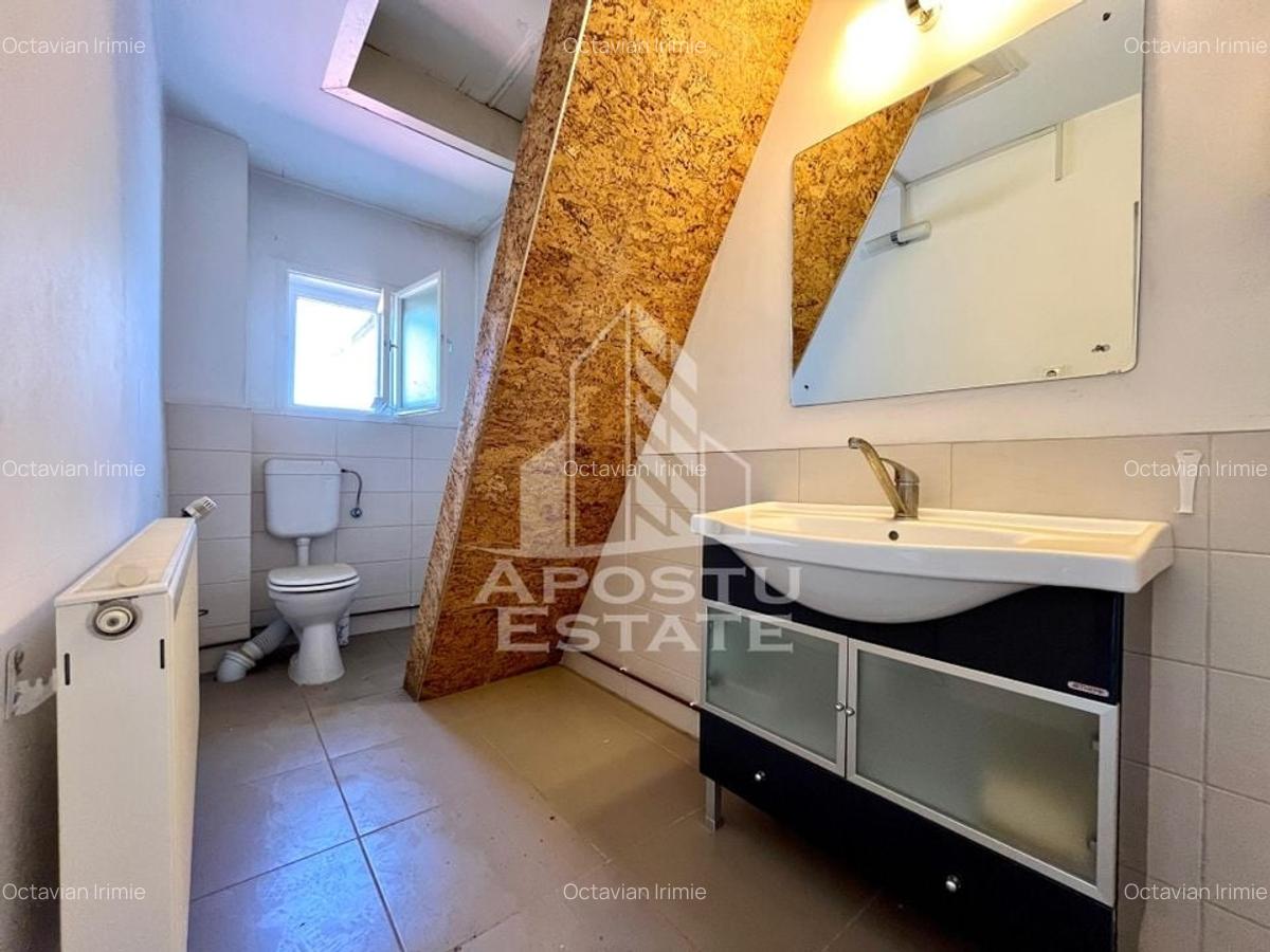 Casa cu 5 camere, 2 bai, pretabila pentru birouri. Girocului - 11