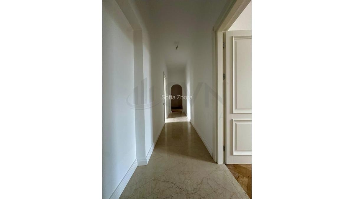 Apartament cu 4 camere decomandat în P-ța Unirii - 11