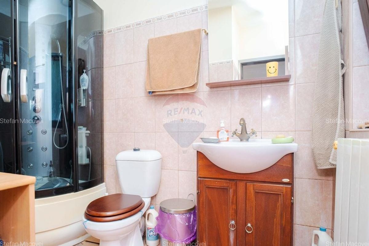 Casa cu Piscina de Vanzare, 500mp Teren, Str. Victoriei-Valea Lupului - 8 Casa cu Piscina de Vanzare, 500mp Teren, Str. Victoriei-Valea Lupului - 8